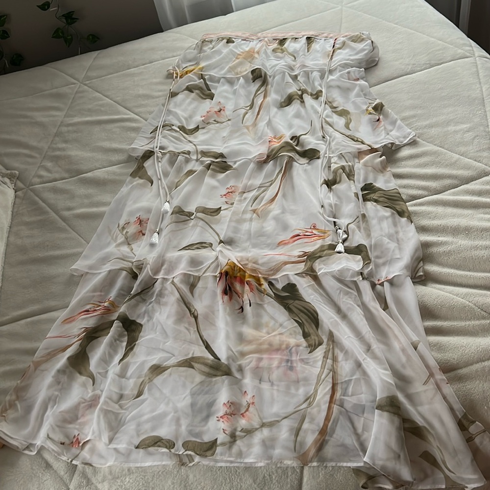 White house black market~ sleeveless floral flowy dress